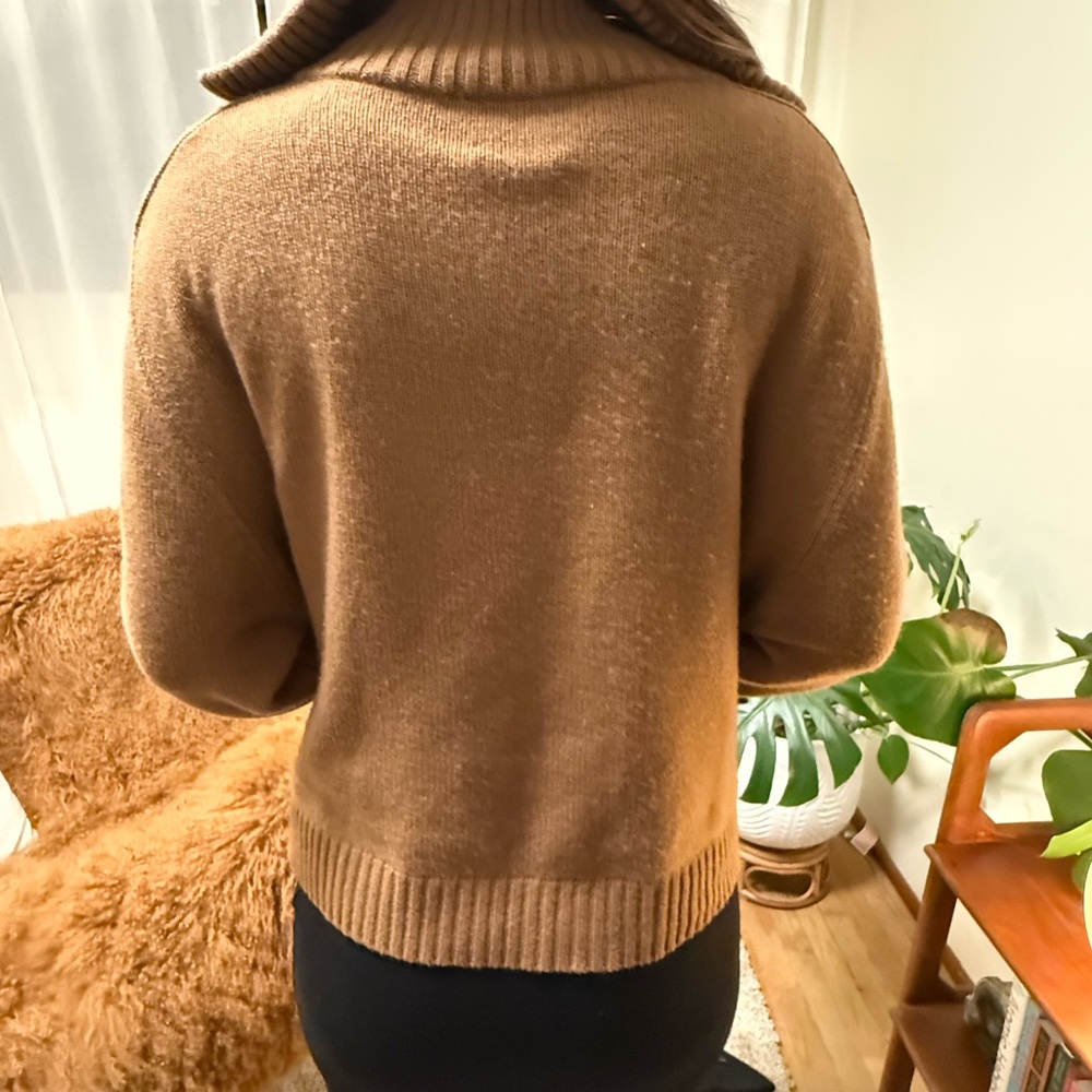 Cashmere Tan V-Neck Sweater with Pockets - Picture 6 of 14